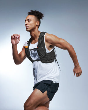 Spigen Running Hydration Vest – Dynamic Shield A721 — Active Black M–L, fit, construction or use view 5
