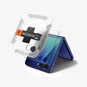 Spigen Galaxy Z Flip 8 Screen Protector Glas.tR EZ Fit - Clear - image 2