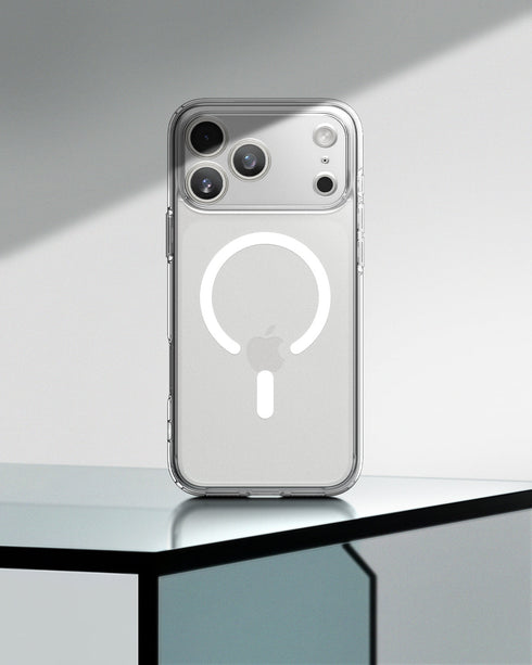 Spigen iPhone 17 Pro Max 保護殼 - Ultra Hybrid 系列透明防摔殼(MagFit)