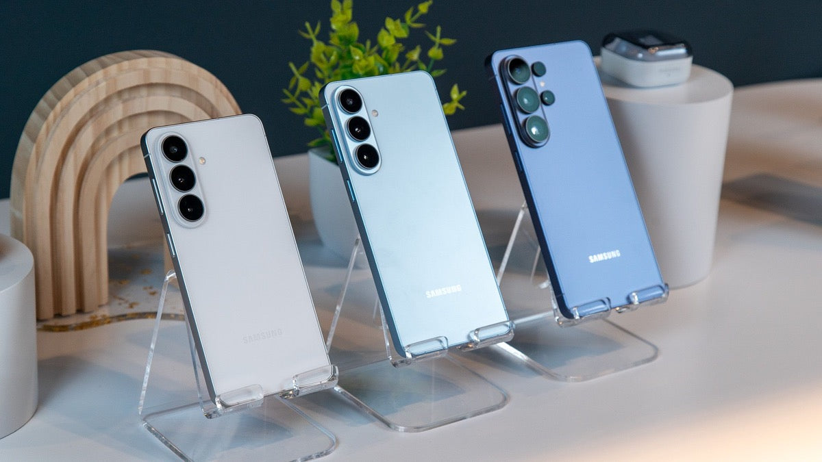 Samsung Galaxy S26 series phones used as context for One UI 9 Beta 3 accessory guidance