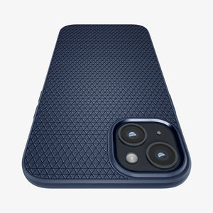 ACS05038 - iPhone 14 Case Liquid Air in navy blue showing the back zoomed in to show the fine details