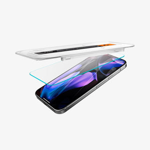 Spigen Pixel 9 Series Screen Protector GLAS.tR EZ Fit (2 Pack) view 14
