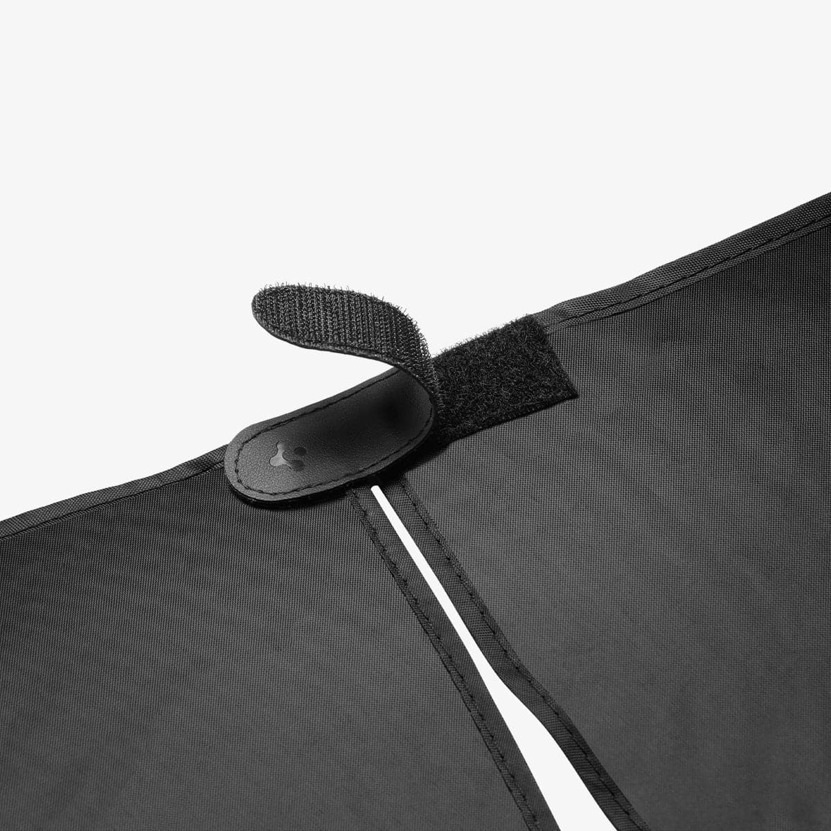 Spigen Tesla Model 3 / Model Y CryoShade Windshield Sunshade – official detail 17